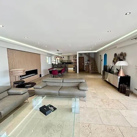 Βίλα Superbe A Avec Piscine Dans Un Quartier Calme Αντίμπ