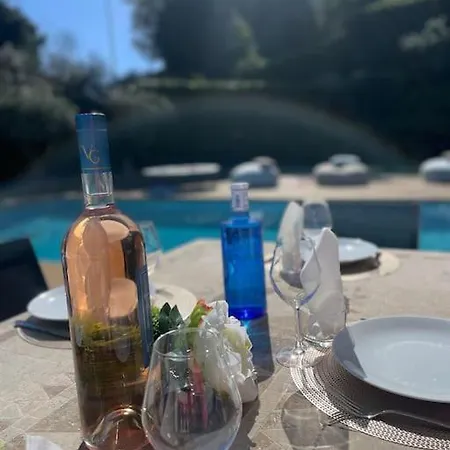 Βίλα Superbe A Avec Piscine Dans Un Quartier Calme Αντίμπ