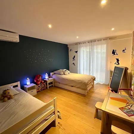 Superbe A Avec Piscine Dans Un Quartier Calme Βίλα