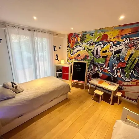 Superbe A Avec Piscine Dans Un Quartier Calme Βίλα