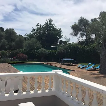 Superbe A Avec Piscine Dans Un Quartier Calme Villa